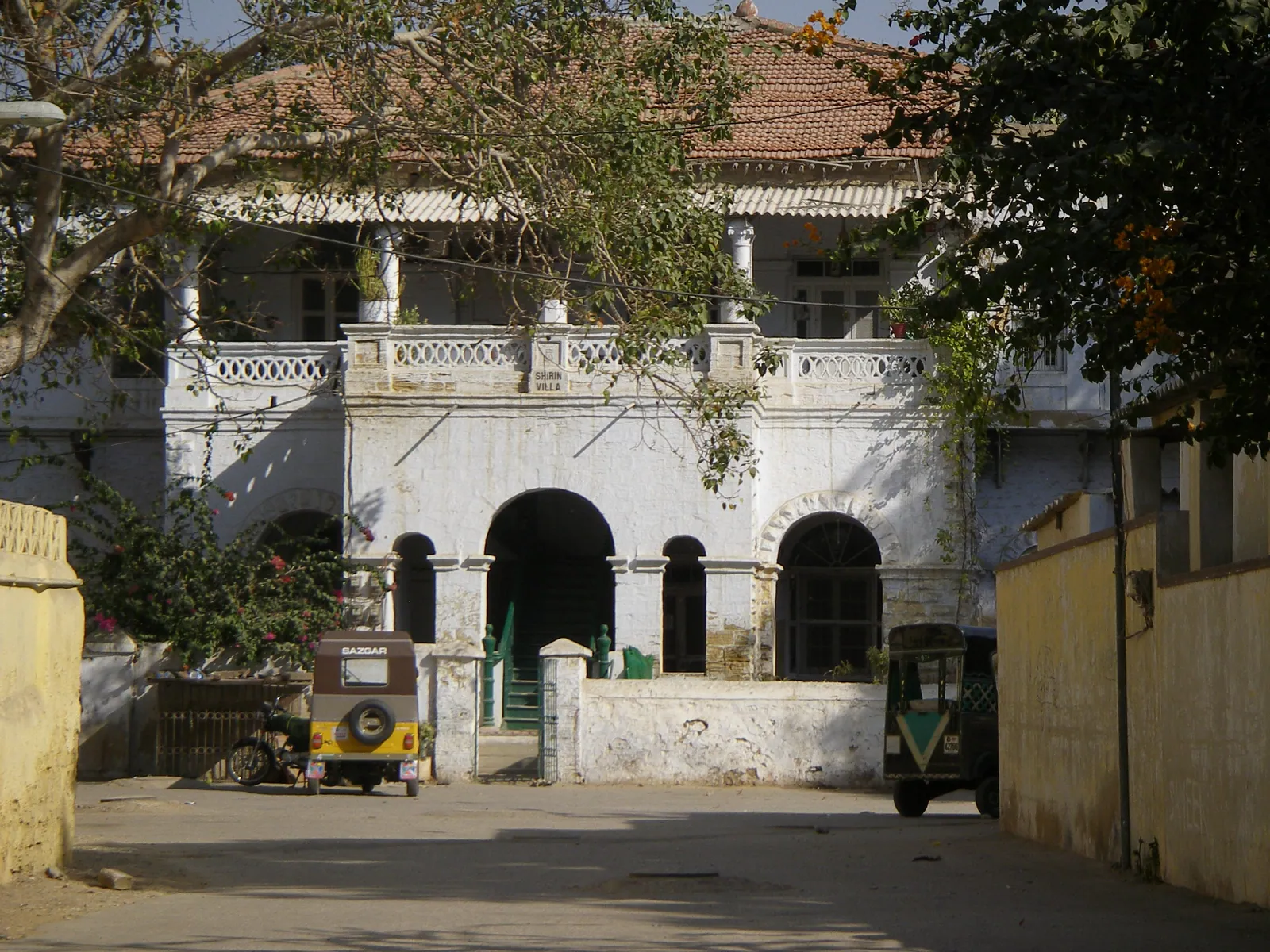 Adam Road, Karachi