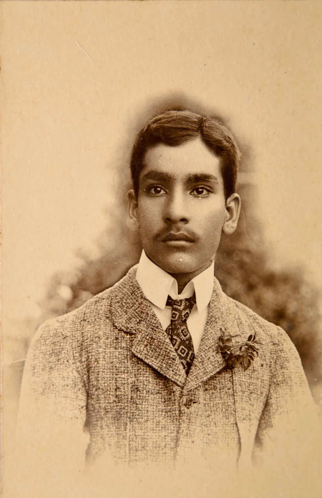 unsigned portrait Photographic Studio: Saeed Bros. Benares